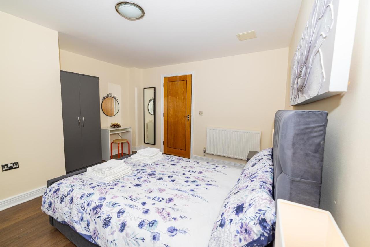 Two Bed Apartment Near Canary Wharf ロンドン エクステリア 写真