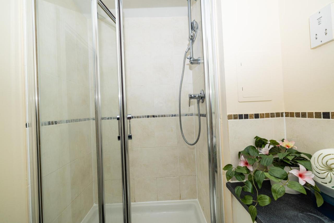 Two Bed Apartment Near Canary Wharf ロンドン エクステリア 写真