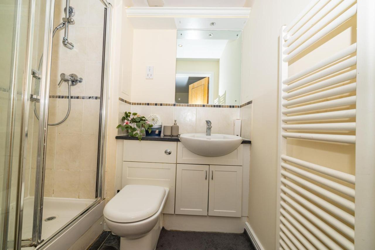 Two Bed Apartment Near Canary Wharf ロンドン エクステリア 写真