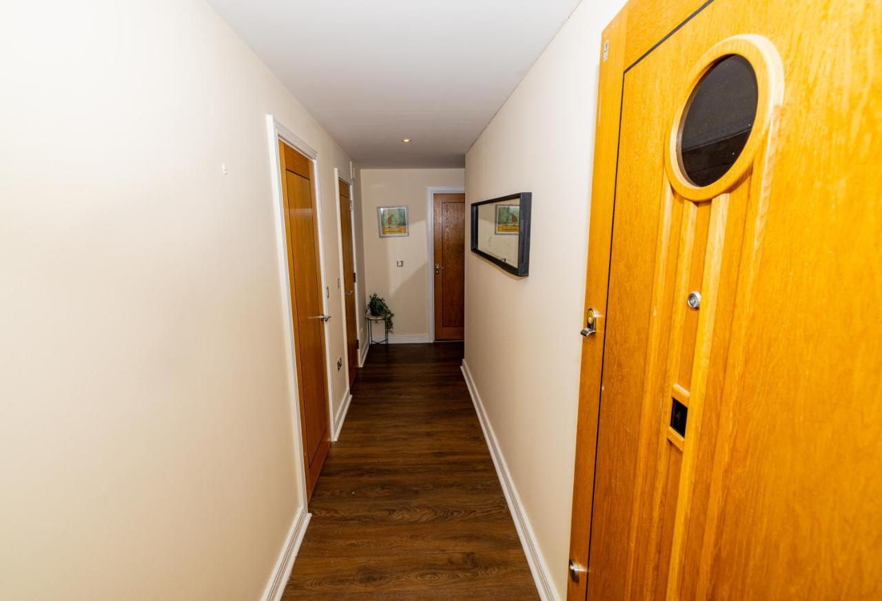Two Bed Apartment Near Canary Wharf ロンドン エクステリア 写真