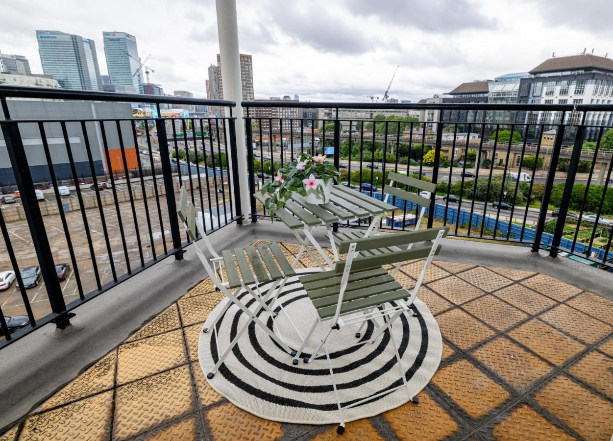 Two Bed Apartment Near Canary Wharf ロンドン エクステリア 写真